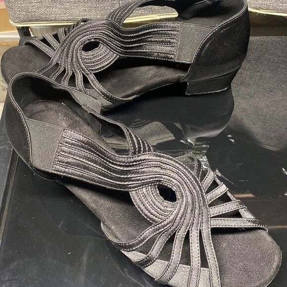 7 1/2 Slip on Black Dress Heels - Picture 2 of 3